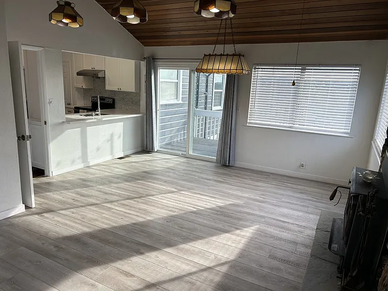 1229 Maple Ave — Photo 11