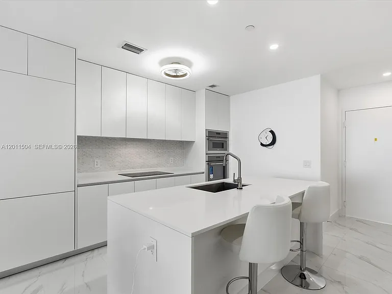 700 NE 24th St #4606 — Photo 7