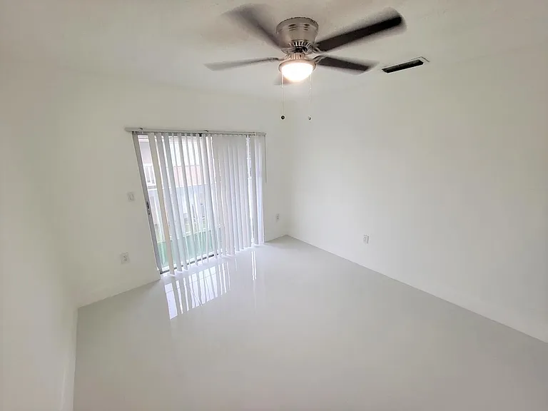 17160 SW 94th Ave — Photo 17