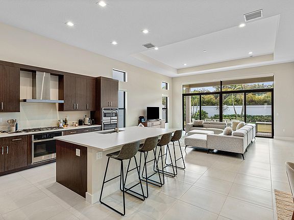 5th image of 9212 Silver Marsh Lane