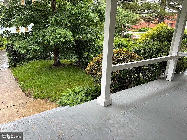 132 Plant Ave — Photo 14