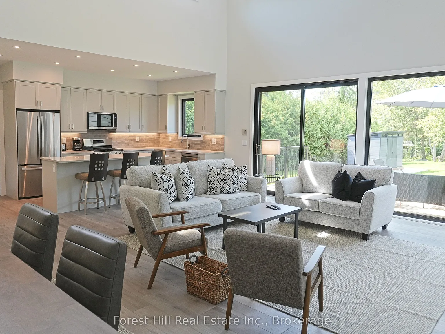 3 bed, $3,800 — Photo 4