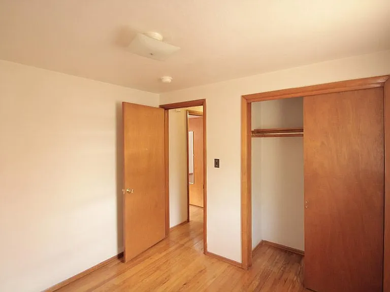 419 Franklin Ave #B — Photo 10