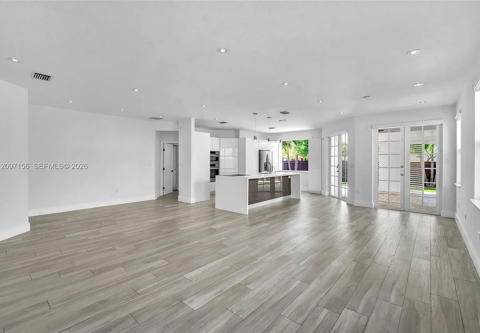 Islands At Doral Northwes — Photo 2