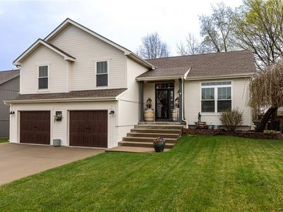 7441 N McKinley Ave, Kansas City, MO, 64158