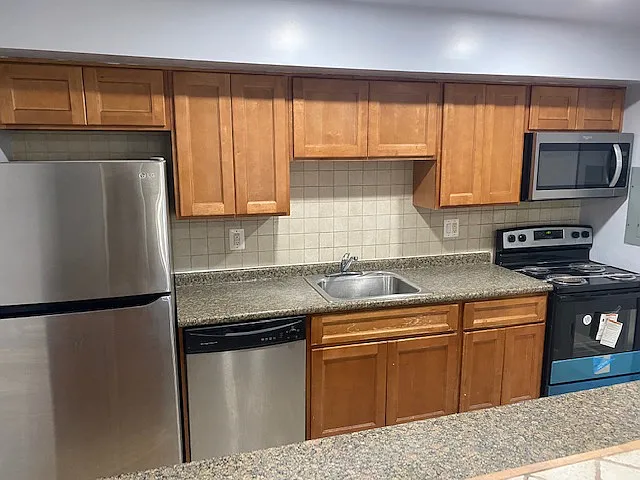 2 bed, 913 sqft, $1,775 — Photo 4