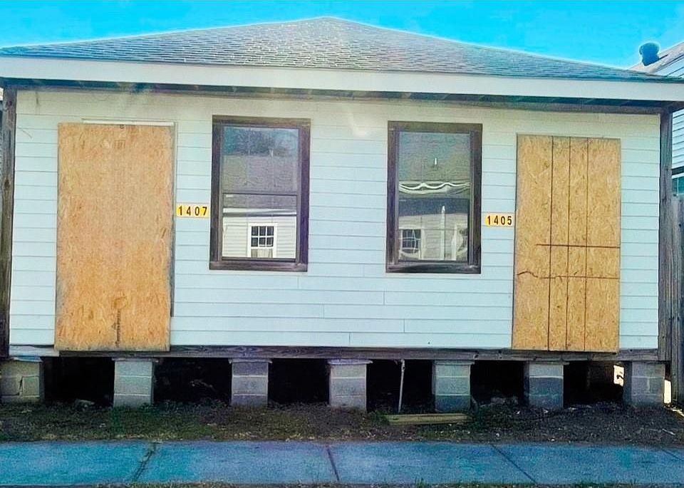 1st image of 1405 Port St