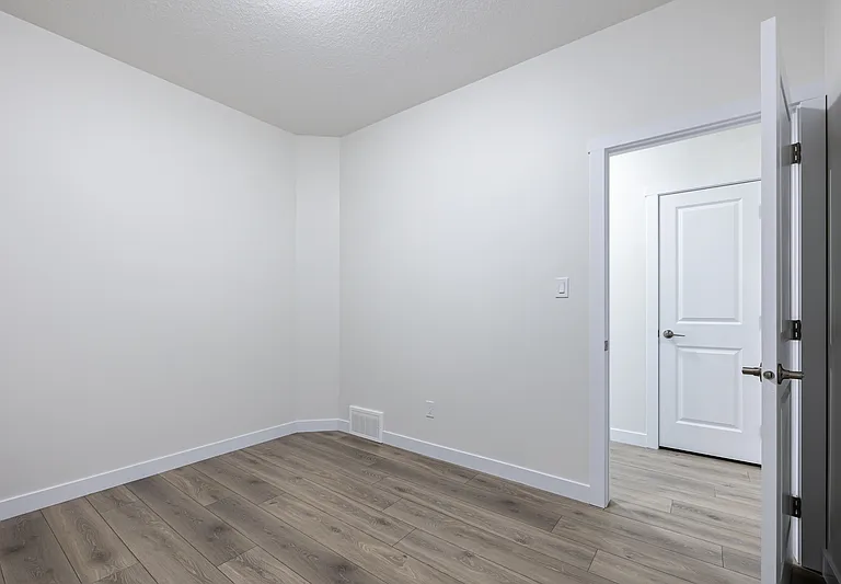2113 209a St NW — Photo 6