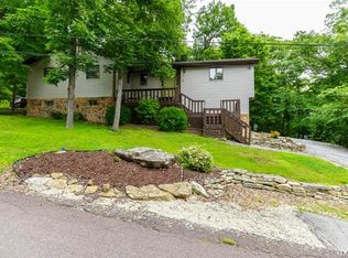470 Greenwood Ln, Lake Sherwood, MO 63357