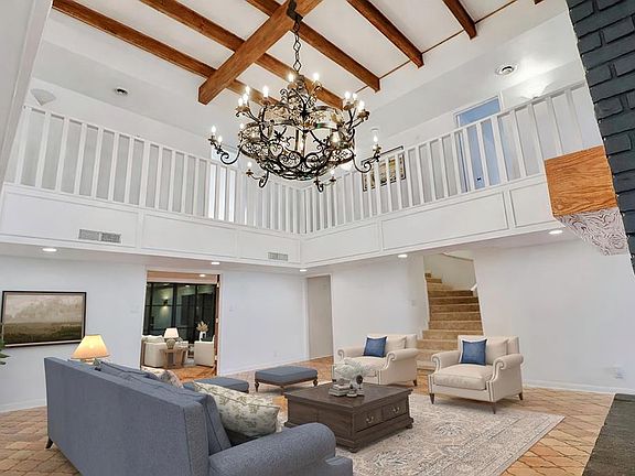 5th image of 5 Cherrywood Cir