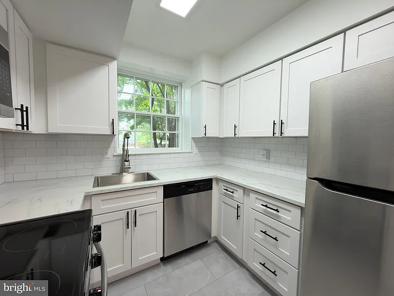 3801 Newark St NW #A427 — Photo 4