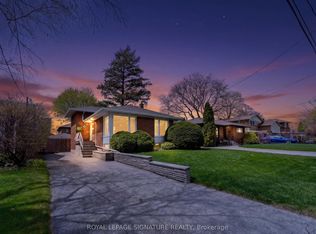 16 Shrewsbury Sq, Toronto, ON M1T 1L2