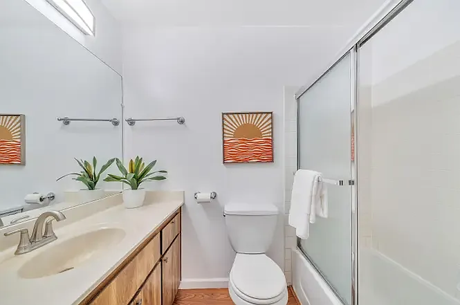 2416 Balme Dr — Photo 10