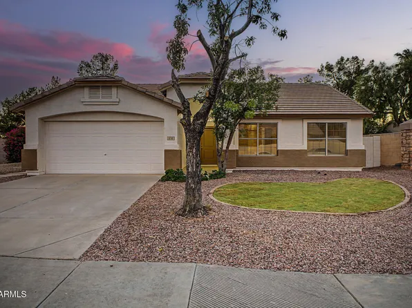 576 S MOOREA Drive, Gilbert, AZ 85296