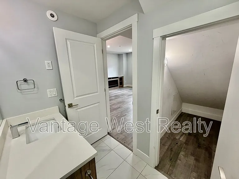 756 Glenwood Ave #2 — Photo 11
