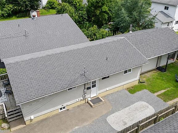 2nd image of 320 Sewell St