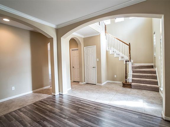 2nd image of 4727 Tremont Glen Ln