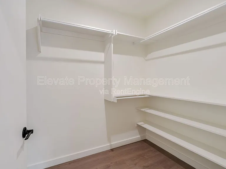 844 NW 43rd St #202 — Photo 23