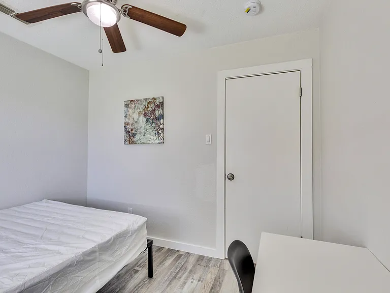 Hibiscus Dr — Photo 2