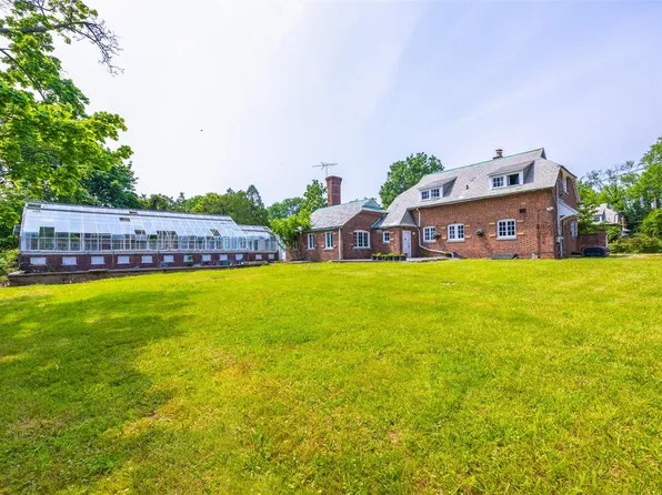 5 Dairy Drive, Glen Cove, NY 11542