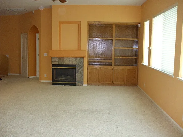 1033 Halidon Way — Photo 3