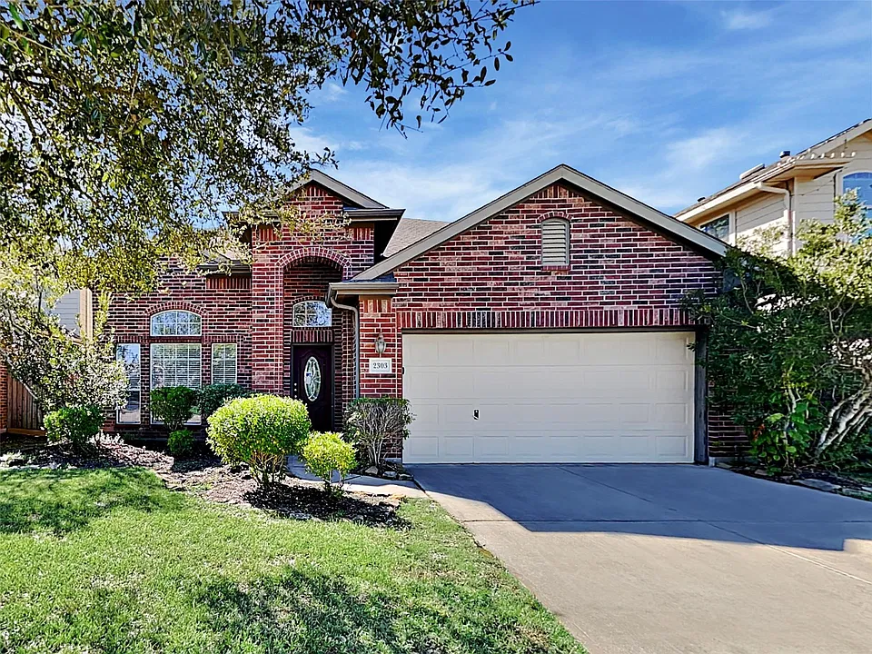 2303 Cantabria Ln