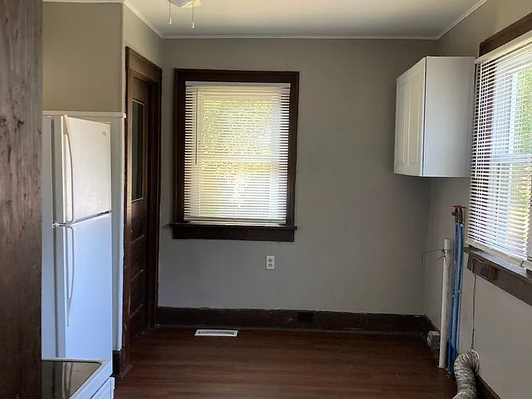 605 W Beechwood Ave — Photo 11