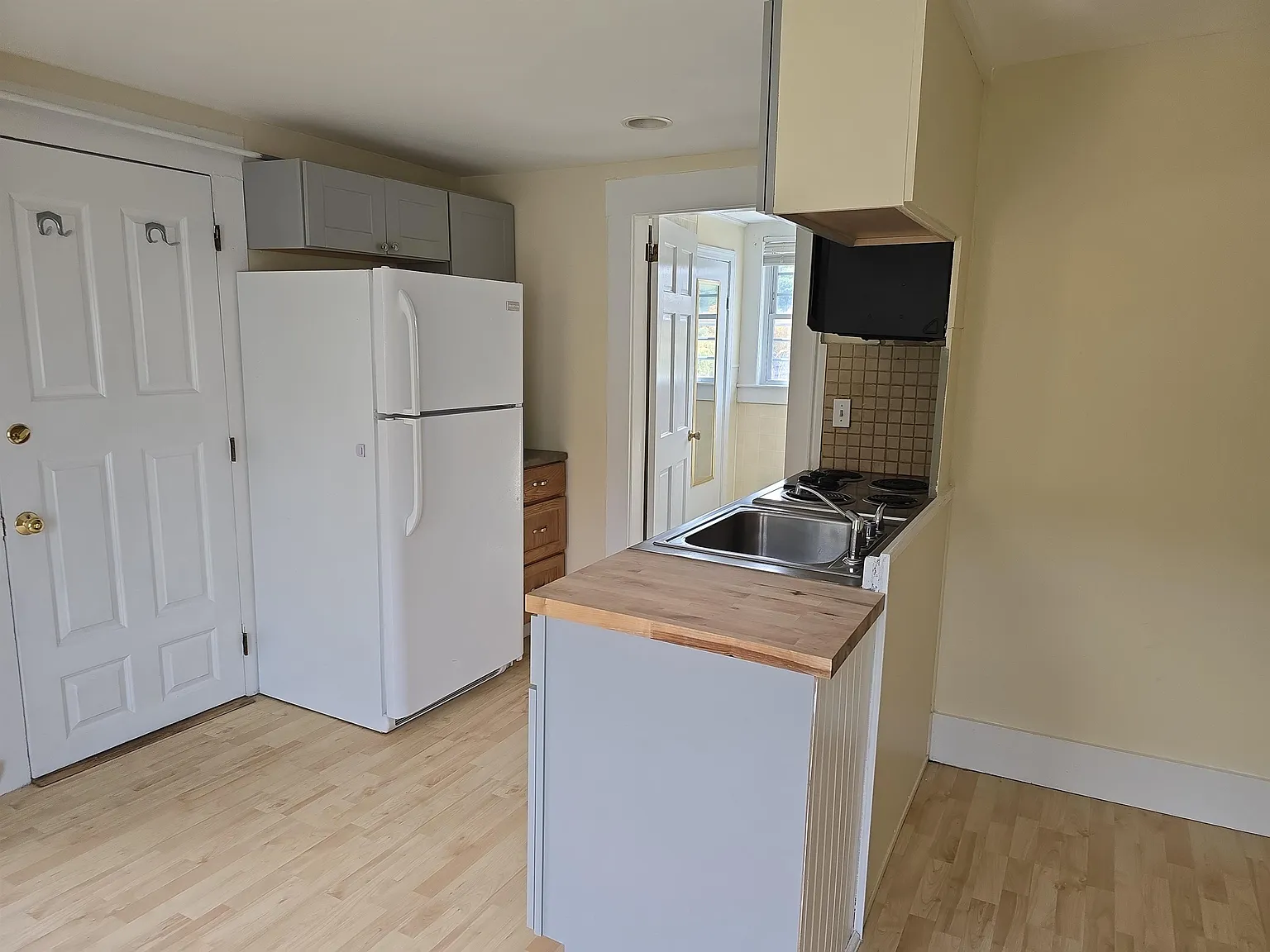 1 bed, 1.0 bath, 6575 sqft, $1,200 — Photo 4