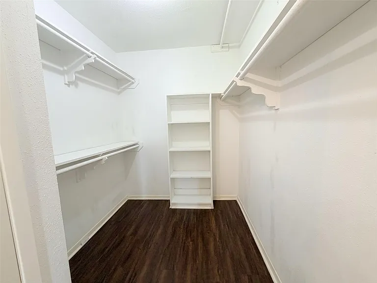 2535 Planters Row — Photo 16