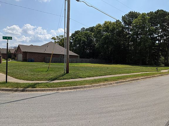 3rd image of 1203 SE G St