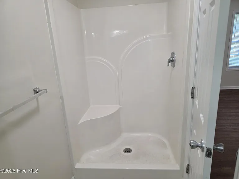 109 Cheyenne Ct — Photo 10