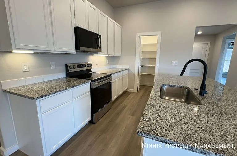 3526 Turner Ave — Photo 8