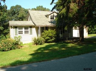 6966 Woodland Dr, Spring Grove, PA 17362