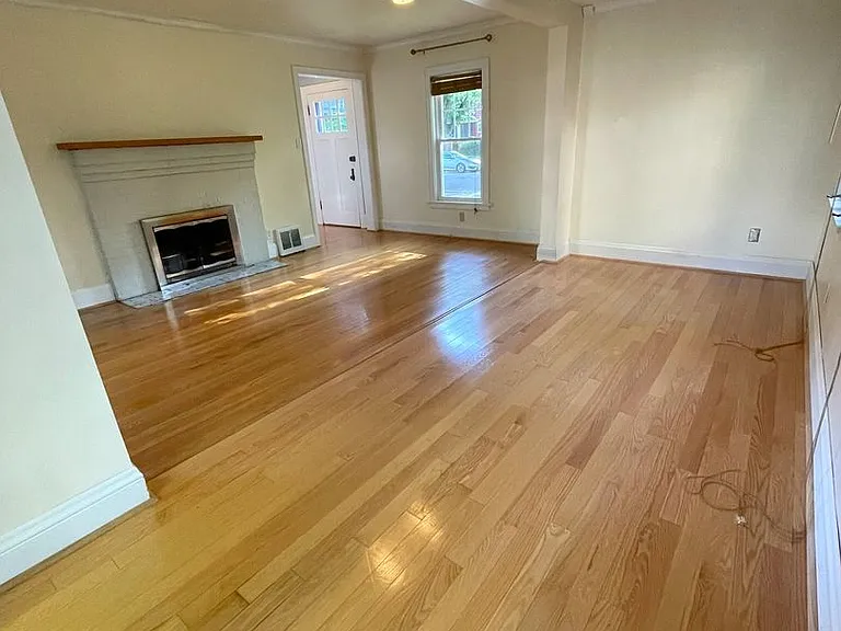 1404 E Park Pl — Photo 6