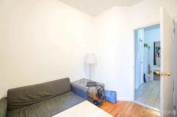 Rented by City Connections Realty | media 20