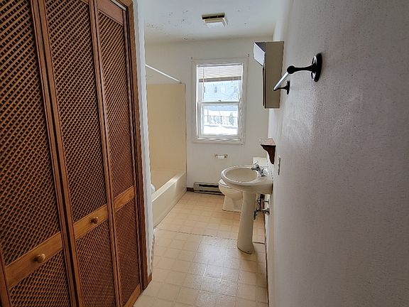 5th image of 20 Brown Blvd Unit 2