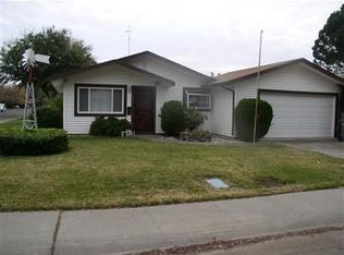 400 Plum Pl, Winters, CA 95694