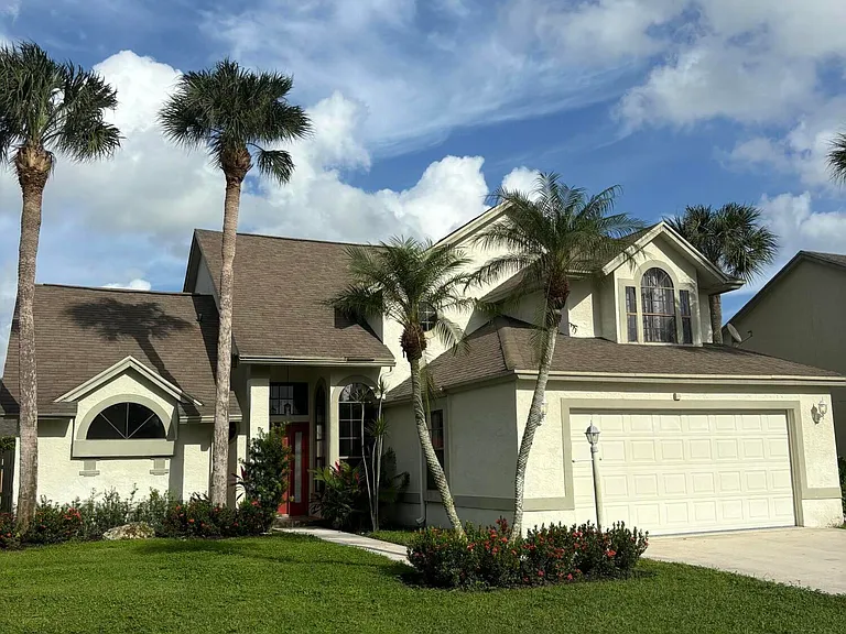 12989 Meadowbreeze Dr — Photo 2