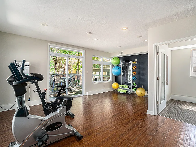 Corinth Place — Photo 48