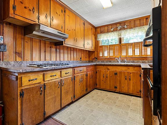 5th image of 304 Sunrise Cir