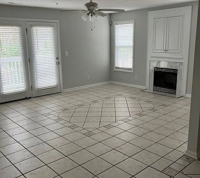 909H Litchfield Way