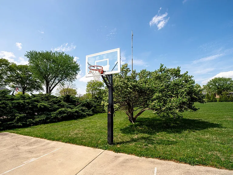 333 S Meadowbrook Dr — Photo 35