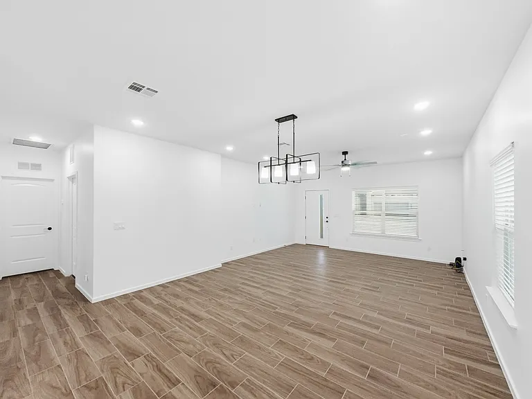 15113 Ambition Ave — Photo 3