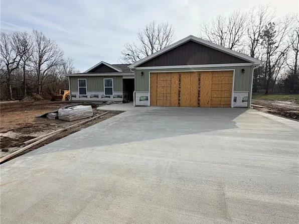 13244 Half Dr, Dixon, MO 65459