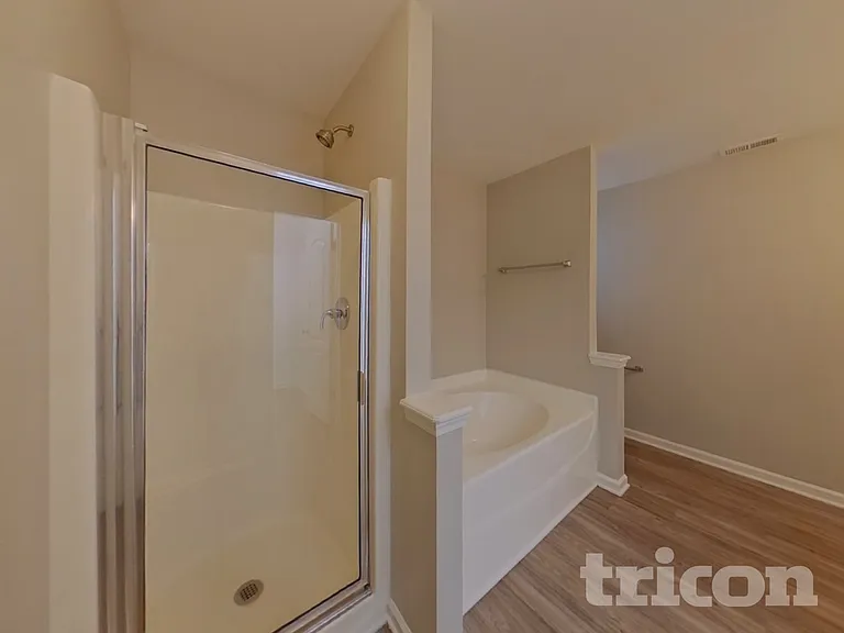 6235 Leslie Dr — Photo 9