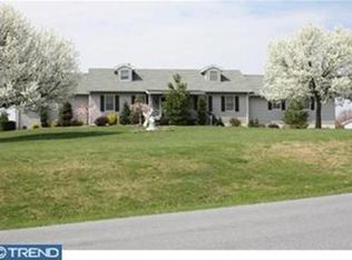 145 Sleepy Hollow Dr, Mohrsville, PA 19541