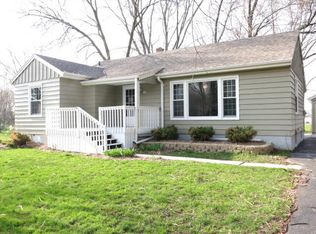 769 Glacier Rd, Pewaukee, WI 53072