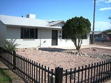 1st image of 8310 W Glenrosa Ave