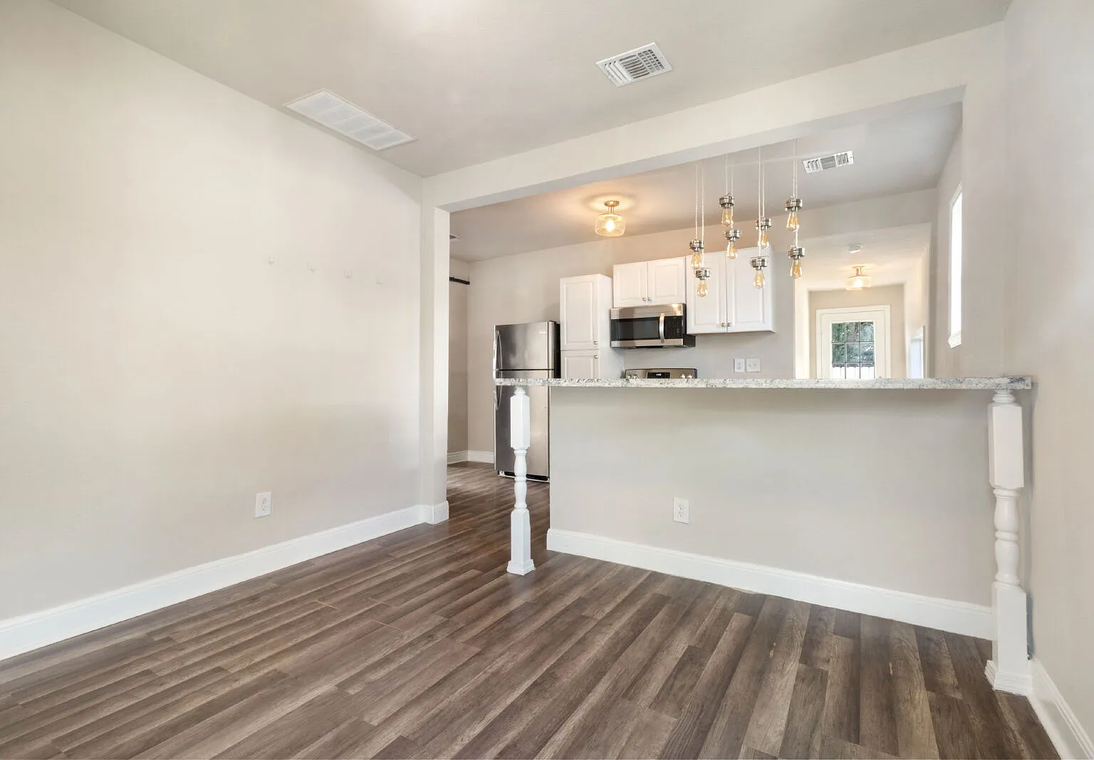 2 bed, 2.0 bath, 768 sqft, $1,380 — Photo 3