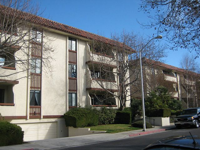 1st image of 320 Elm St APT 310